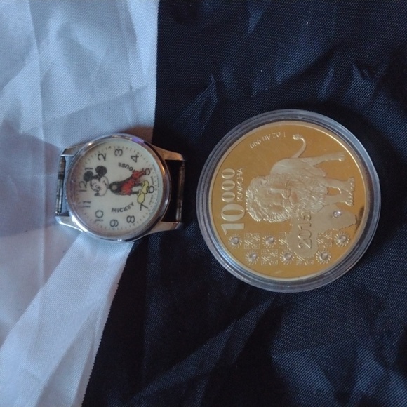 Mickey mouse Watch+bonus - Picture 2 of 2